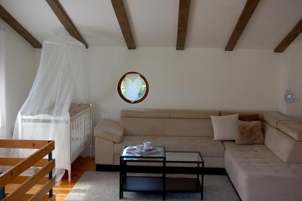 Olivahouse Villa มาเรซิเก ภายนอก รูปภาพ